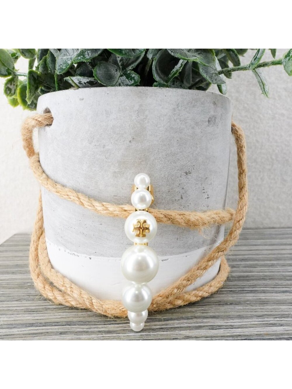 Tory Burch Logo Pearl Hair Clip White OS
